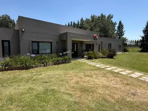 Casa en Venta en Chacras de Uribelarrea, Uribelarrea