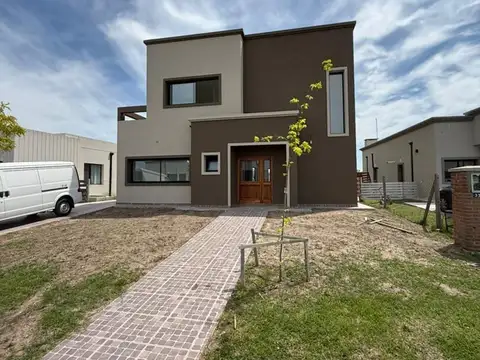 Casa en Venta en Countries y Barrios Cerrados en Presidente Derqui, Partido de Pilar
