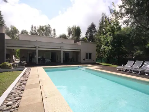 Casa en Venta en Lisandro Olmos Etcheverry, Partido de La Plata