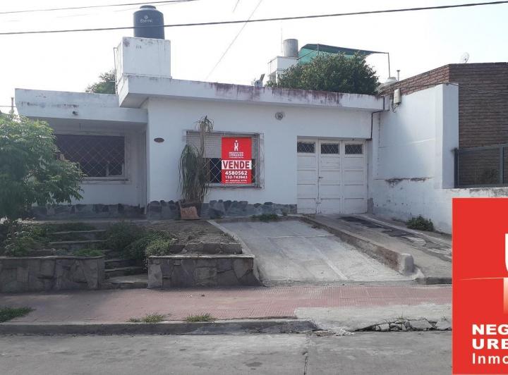 Casa · 320m² · 8 Ambientes · 1 Cochera