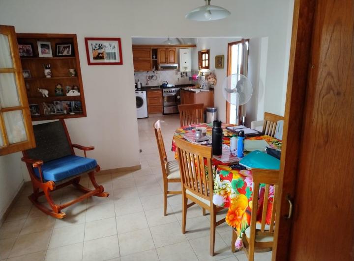 Casa · 163m² · 11 Ambientes · 4 Cocheras