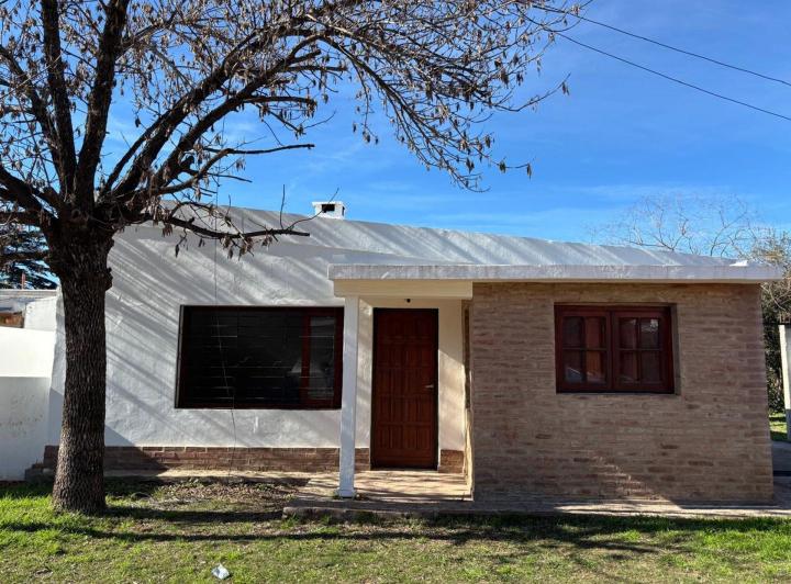 Casa · 100m² · 5 Ambientes · 2 Cocheras