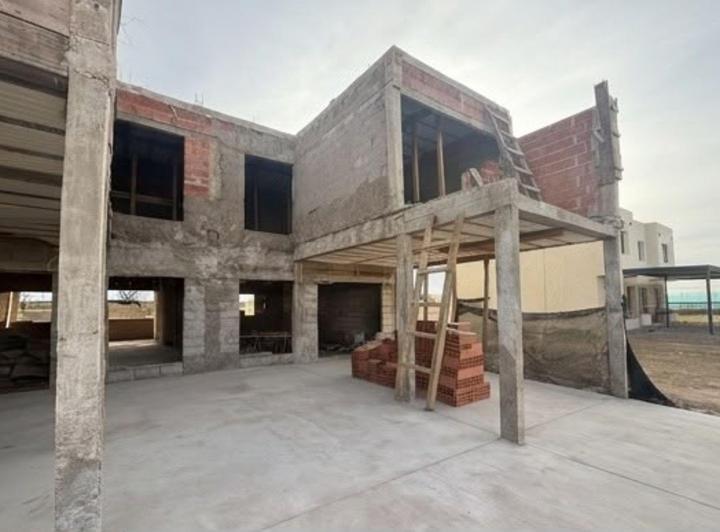 Casa · 124m² · 3 Ambientes · 1 Cochera