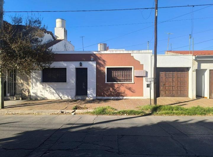 Casa · 110m² · 4 Ambientes · 1 Cochera