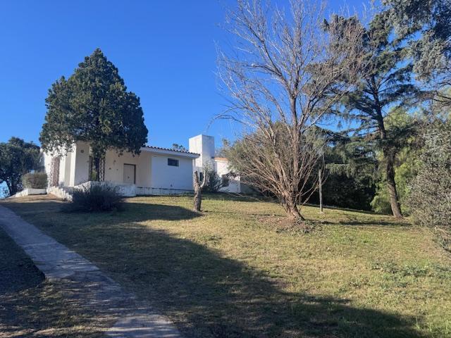 Casa · 361m² · 3 Dormitorios · 2 Cocheras