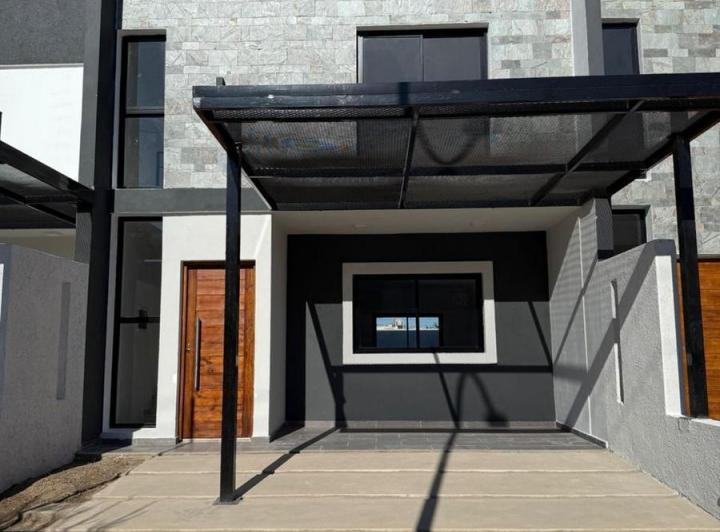 Casa · 114m² · 6 Ambientes · 1 Cochera
