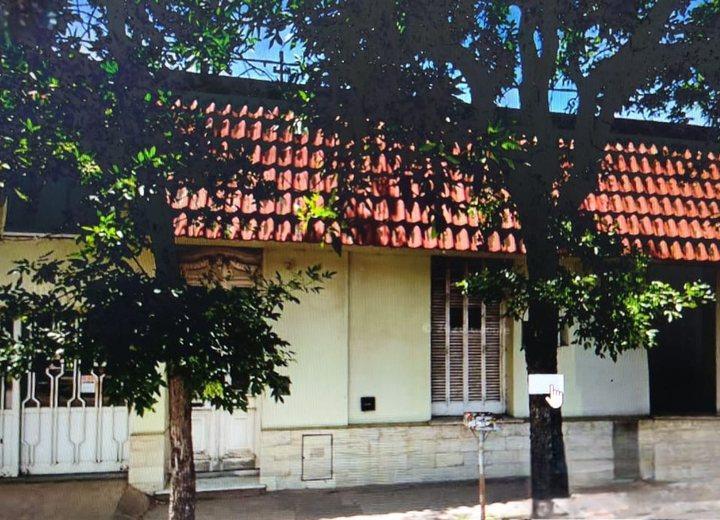Casa · 297m² · 5 Ambientes · 1 Cochera