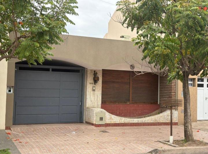 Casa · 151m² · 5 Ambientes · 1 Cochera