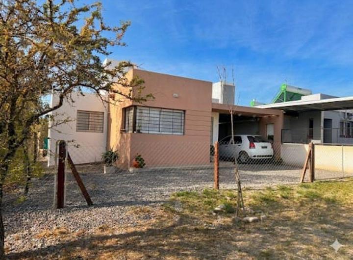 Casa · 95m² · 5 Ambientes · 1 Cochera