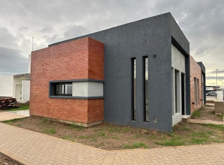 Casa · 95m² · 3 Ambientes · 1 Cochera