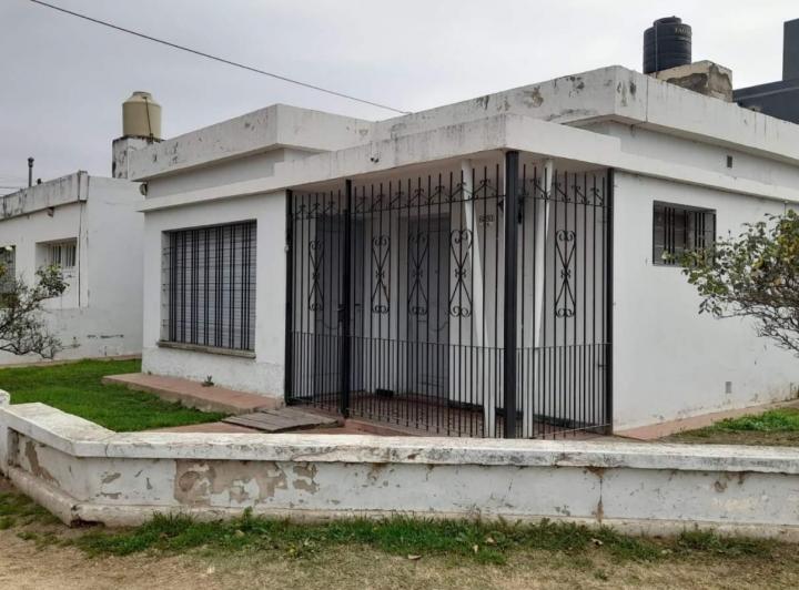 Casa · 200m² · 2 Ambientes · 1 Cochera