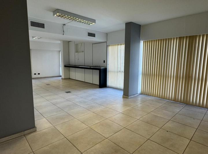 Oficina comercial · 90m² · 3 Ambientes