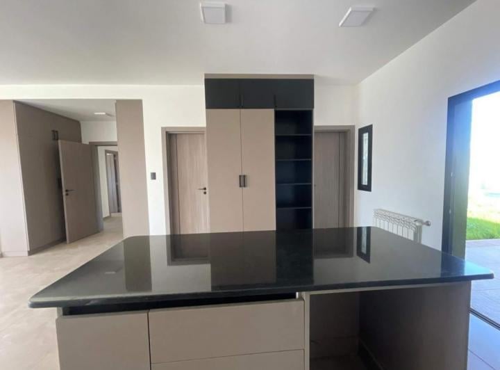 Casa · 155m² · 7 Ambientes · 2 Cocheras