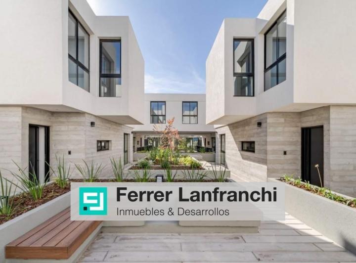 Casa · 104m² · 5 Ambientes · 2 Cocheras