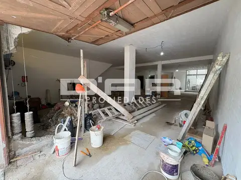 Local en Venta en Barrio Naón, Mataderos