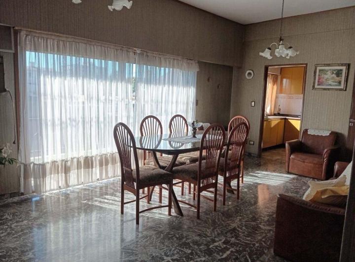 PH · 255m² · 4 Ambientes · 1 Cochera