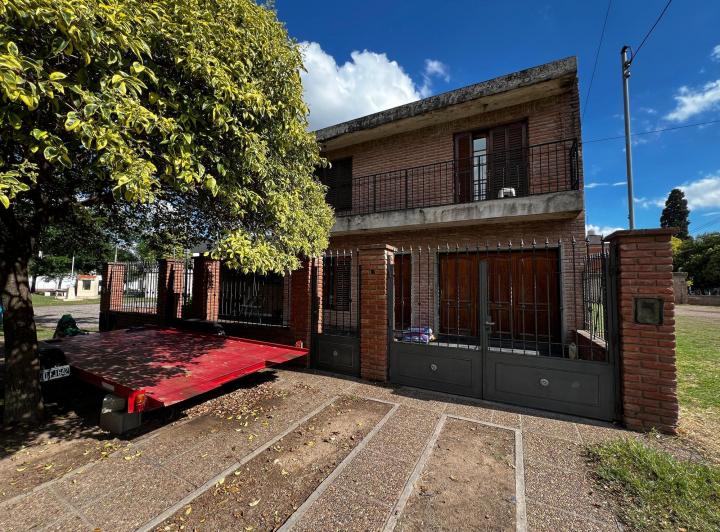 Casa · 220m² · 10 Ambientes