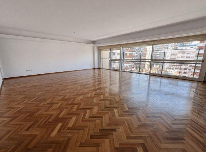Departamento · 210m² · 5 Ambientes · 1 Cochera