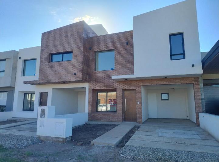 Casa · 150m² · 4 Ambientes · 1 Cochera