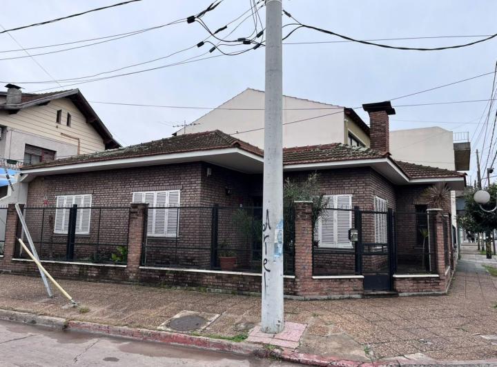 Casa · 95m² · 3 Ambientes · 1 Cochera