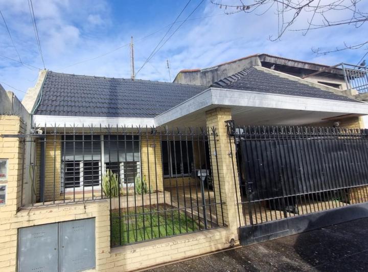 Casa · 80m² · 3 Ambientes · 1 Cochera