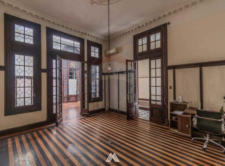 Casa · 315m² · 5 Ambientes · 1 Cochera