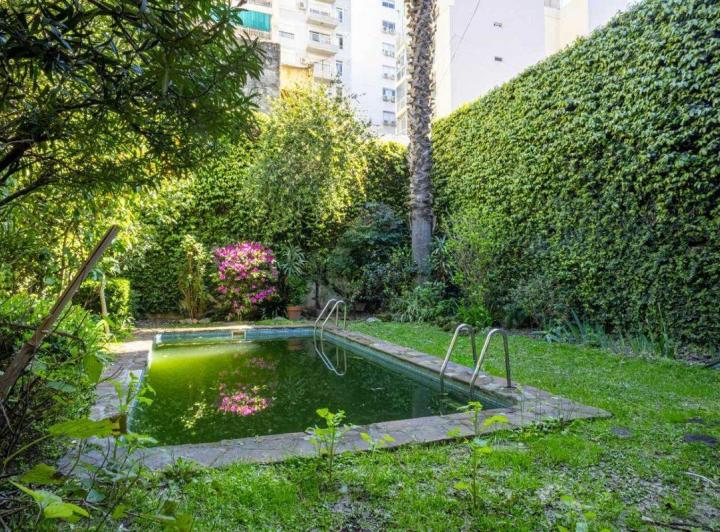 Casa · 280m² · 5 Ambientes · 2 Cocheras