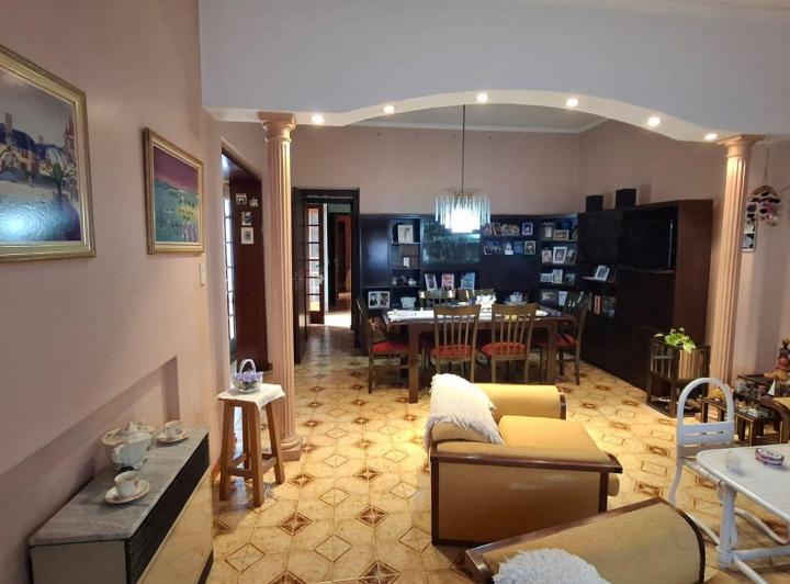 Casa · 150m² · 5 Ambientes · 1 Cochera