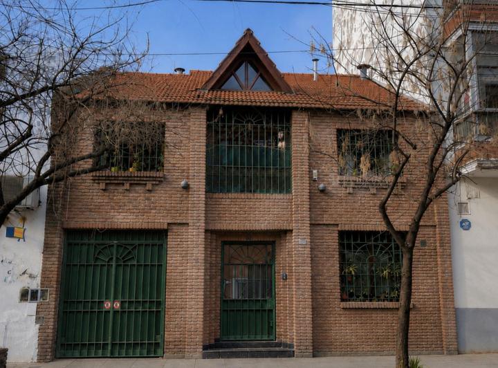 Casa · 178m² · 6 Ambientes · 2 Cocheras
