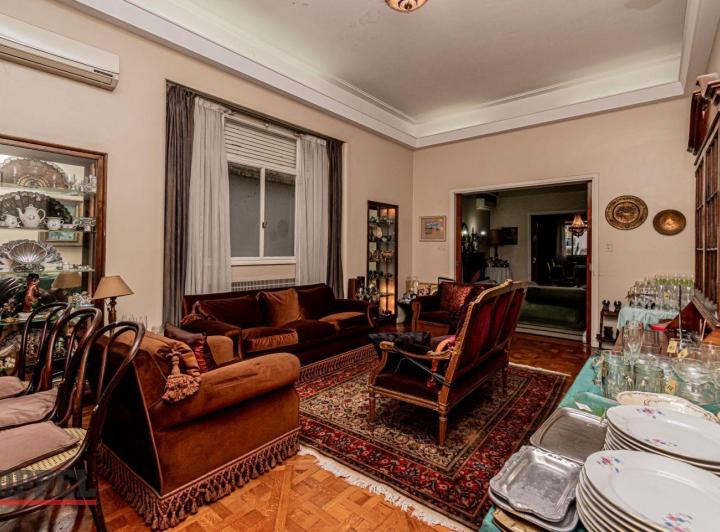 Casa · 381m² · 5 Ambientes · 4 Cocheras