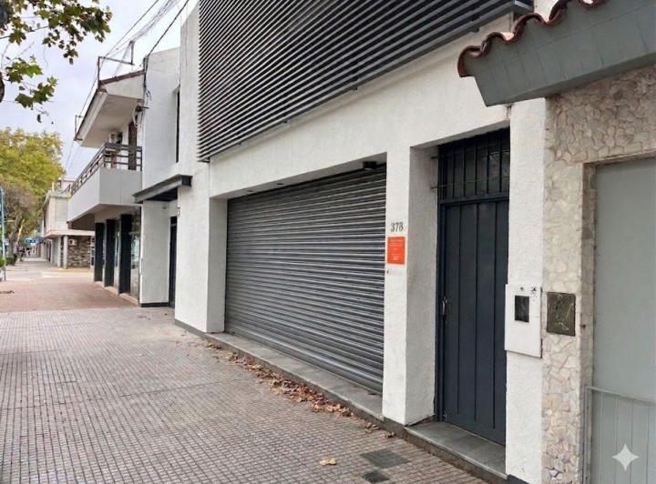 Local comercial · 700m² · 1 Cochera
