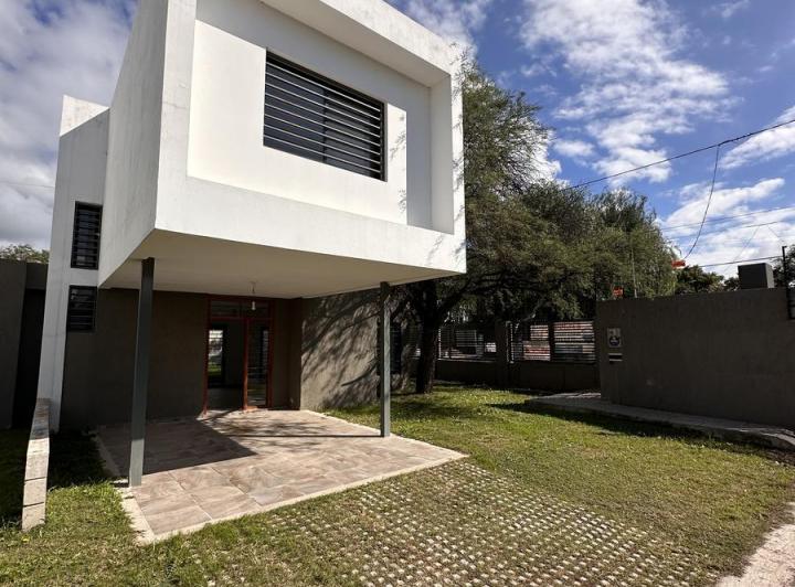 Casa · 125m² · 4 Ambientes · 1 Cochera