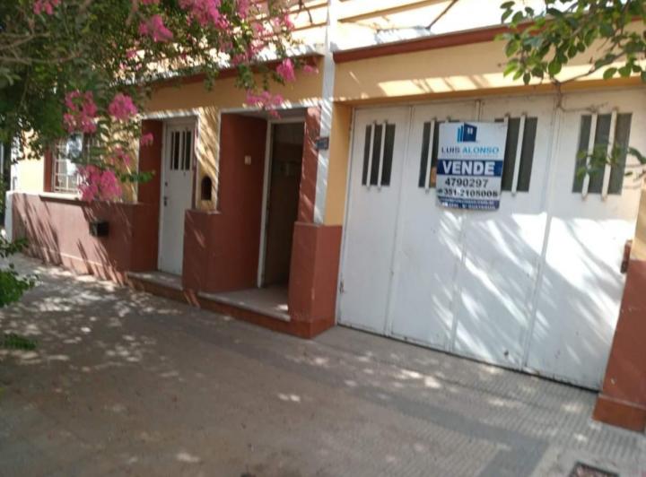Casa · 215m² · 10 Ambientes