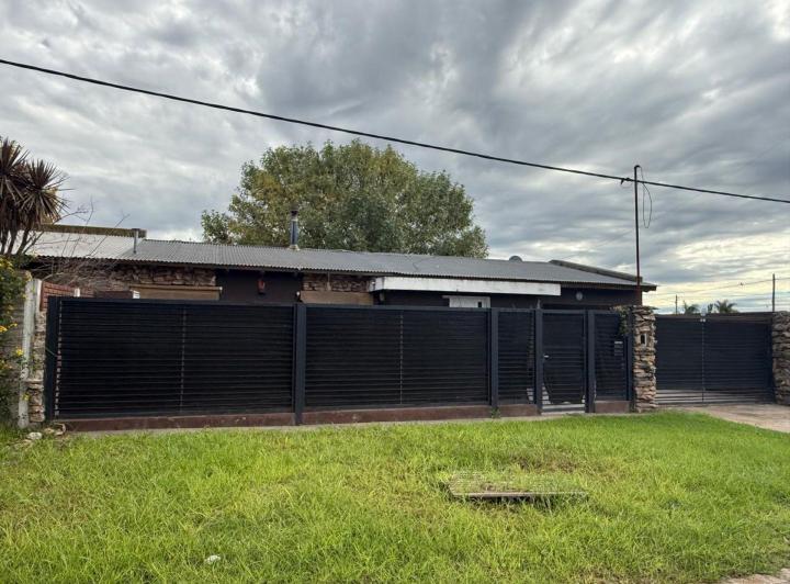 Casa · 200m² · 3 Ambientes · 1 Cochera