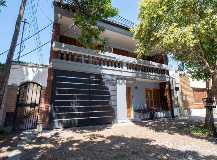 Casa · 200m² · 6 Ambientes · 1 Cochera