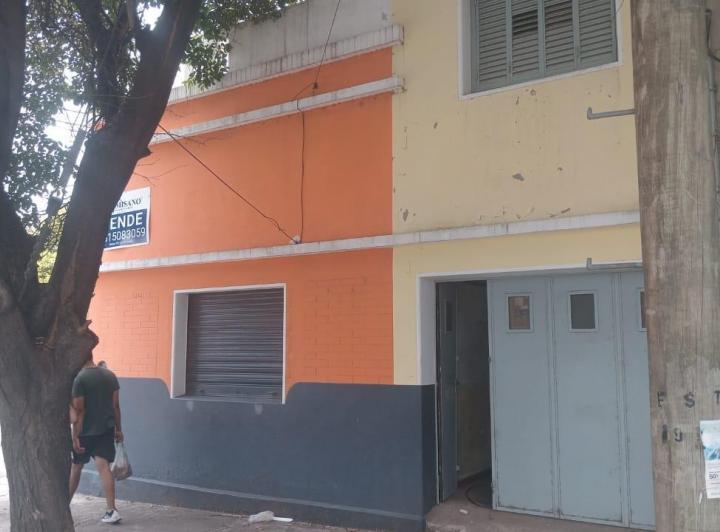 Casa · 160m² · 14 Ambientes · 1 Cochera