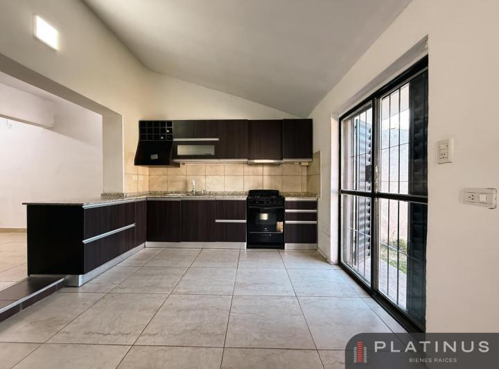 Casa · 127m² · 5 Ambientes · 2 Cocheras