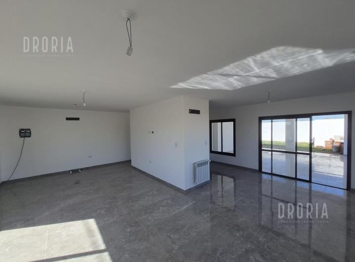 Casa · 141m² · 3 Ambientes · 2 Cocheras