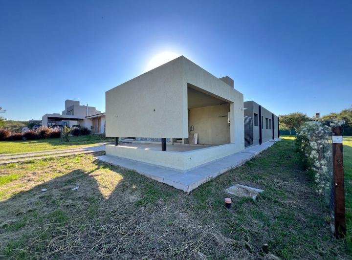 Casa · 194m² · 5 Ambientes · 2 Cocheras