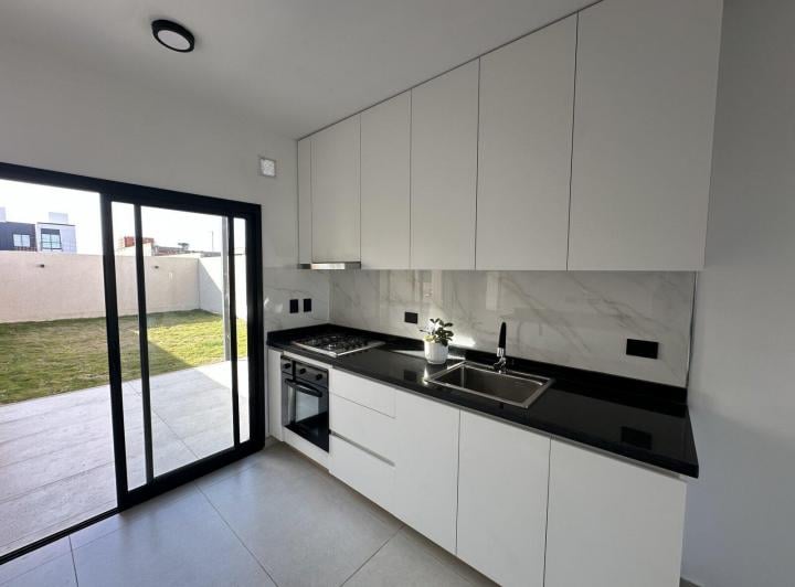 Casa · 71m² · 3 Ambientes · 1 Cochera