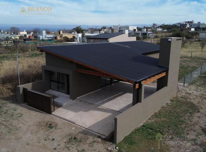 Casa · 136m² · 3 Ambientes · 2 Cocheras