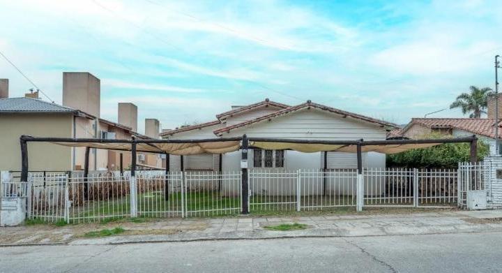 Casa · 750m² · 10 Ambientes · 3 Cocheras