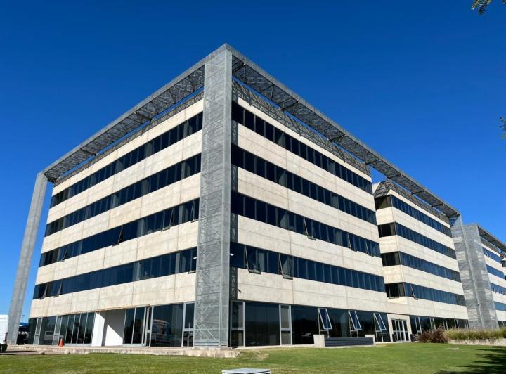 Oficina comercial · 8500m²
