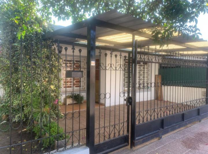Casa · 130m² · 9 Ambientes · 1 Cochera