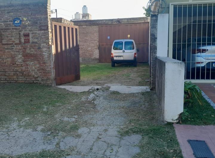 Bodega-Galpón · 300m² · 1 Cochera