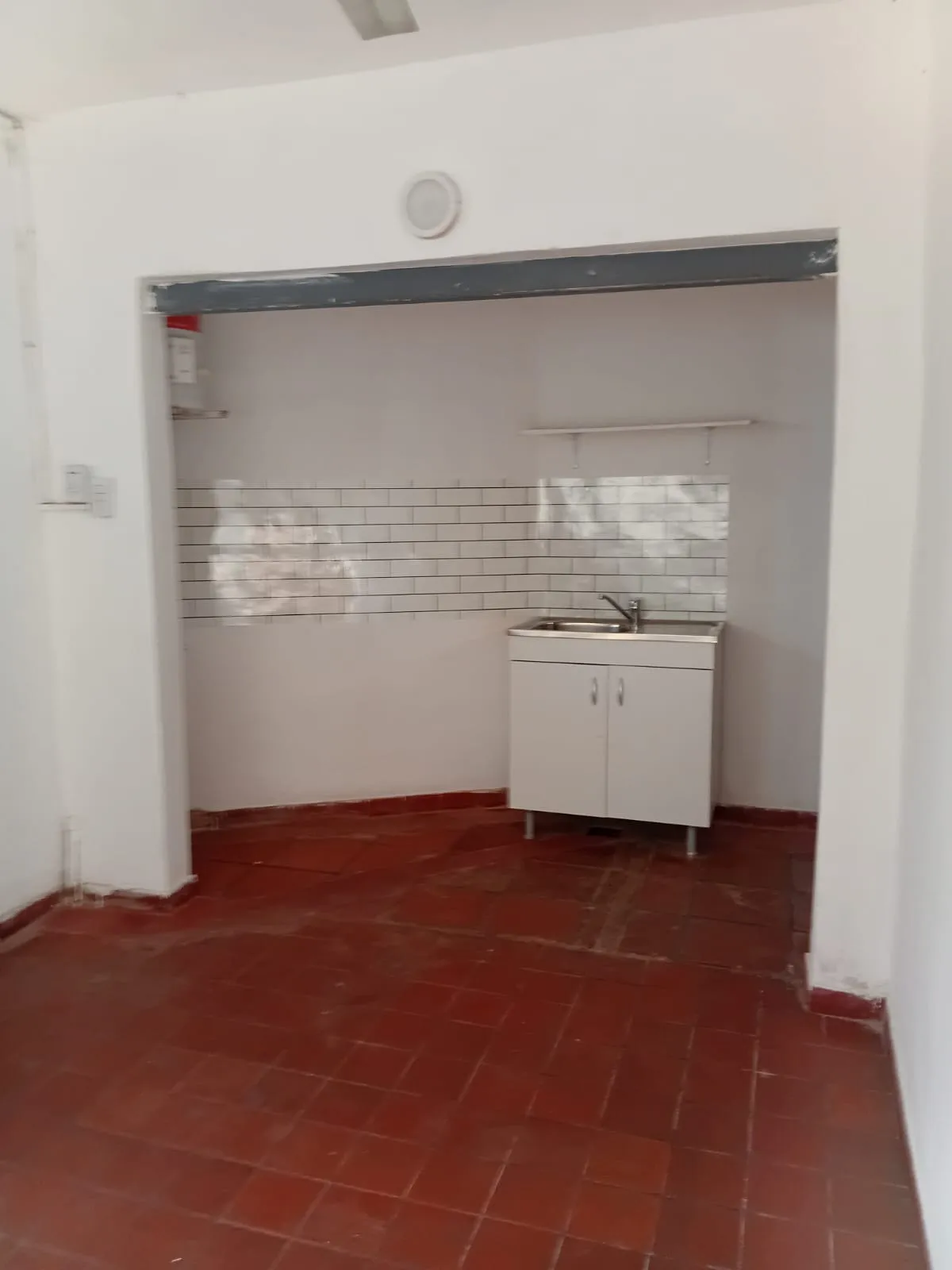 A Alberdi P.B 1 DORMITORIO $390.000 no paga expensas