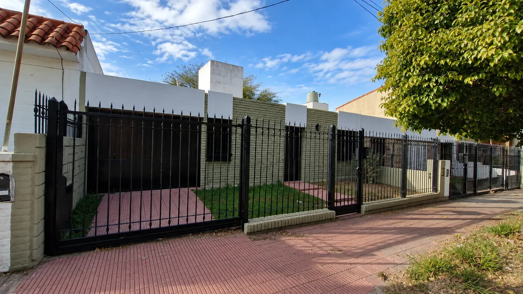 VENTA CASA DE 2 DORMITORIOS EN BARRIO VÉLEZ SARSFIELD