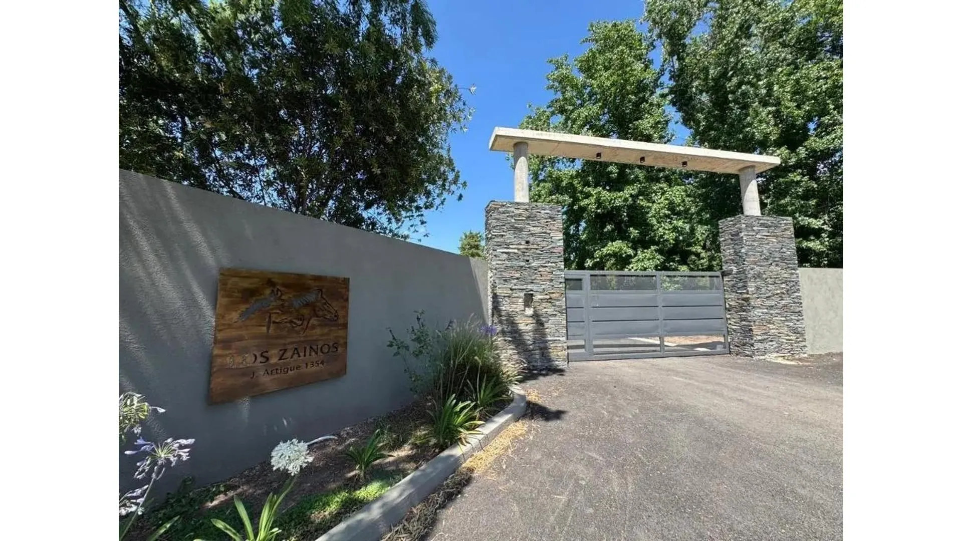 Lotes en Venta en Barrio con Portón " Los Zainos "