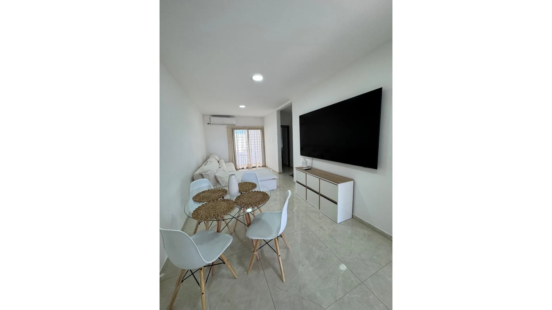 Alquilo Duplex  Amoblado 2 Dorm,Barrio norte V Allende