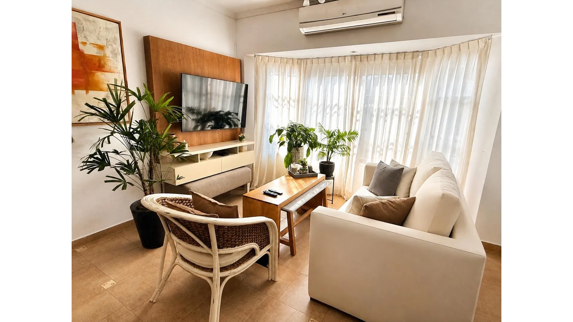 Tríplex 4 ambientes,  jardín y cochera en Villa Adelina